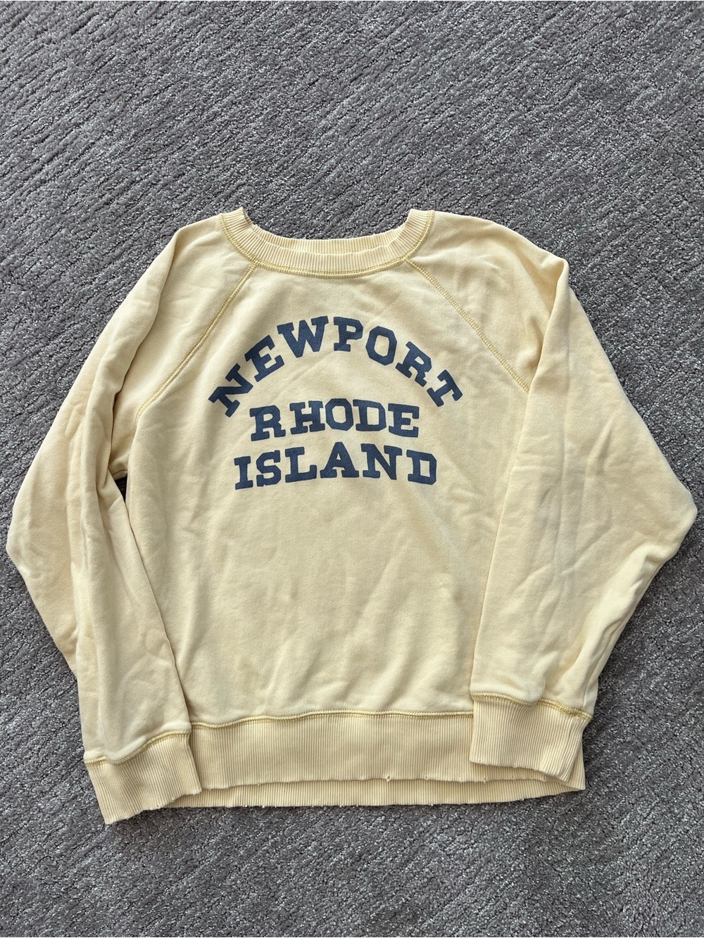American Eagle crew neck Newport RI sweatshirt